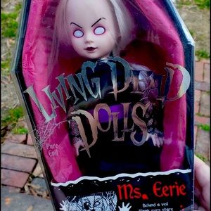 Living dead dolls ms eerie